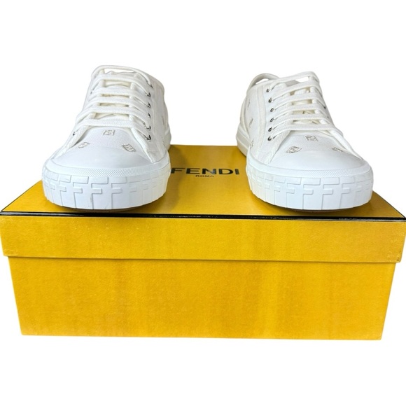 Fendi Domino White Canvas Logo Sneakers Size 40 / US 10 – Pristine Condition - Picture 8 of 16